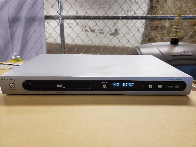 lot 10251 image: Magnavox dvd player