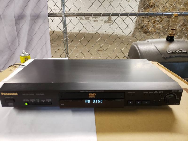 lot 10254 image: Panasonic dvd player