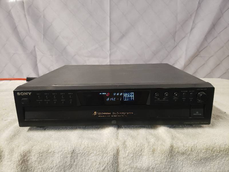 lot 10274 image: Sony 5 Disc CD Player