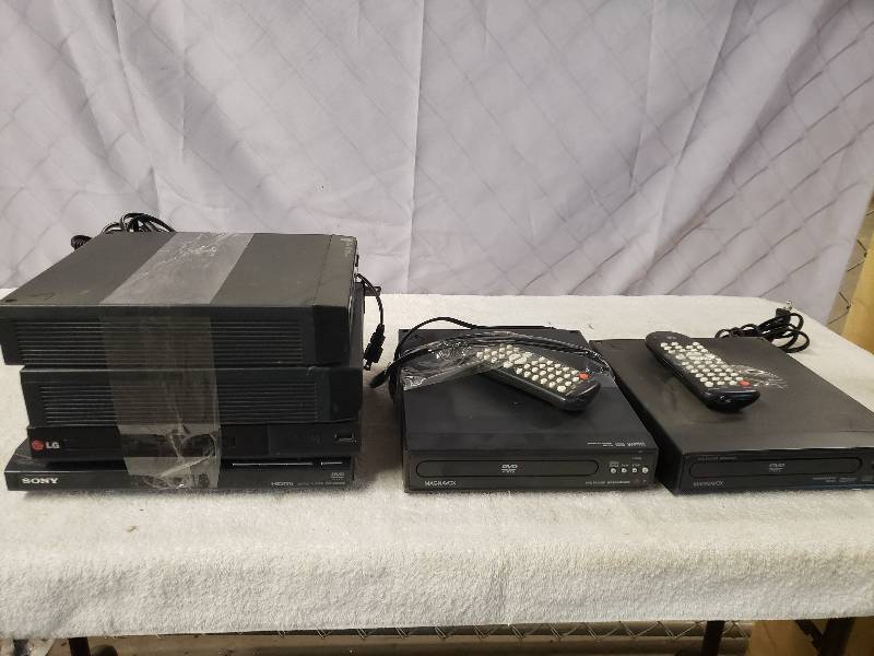 lot 10280 image: Lot of 5 DVD Players