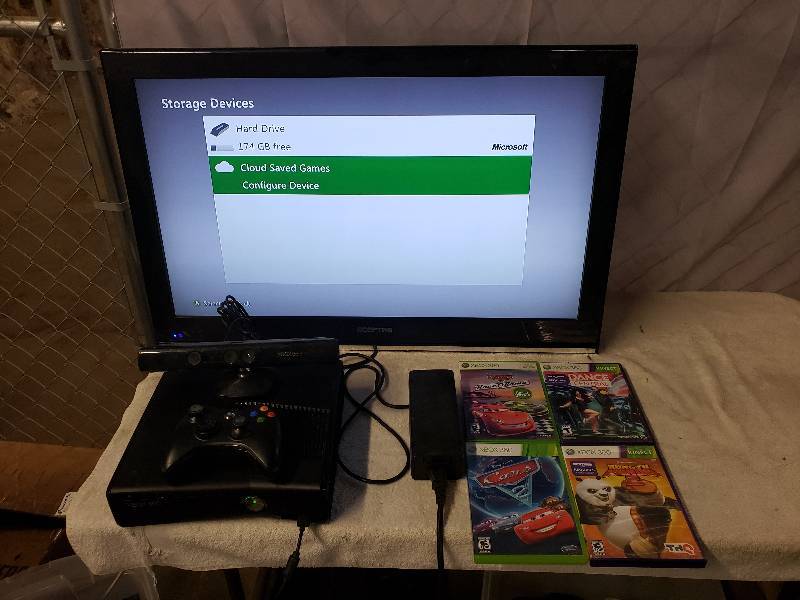 lot 10243 image: XBOX 360 Game Bundle System
