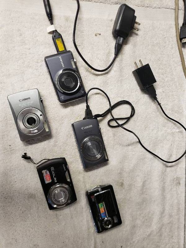 lot 10285 image: Lot of 5 Digital Cameras