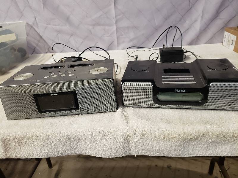 lot 10299 image: iHome Docking Stations