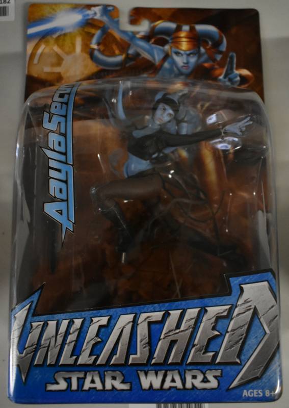 lot 1177 image: New In Package Hasbro Star Wars Aayla Secura Unleashed Action Figure