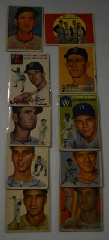 lot 1015 image: Lot of Vintage Baseball Cards - 7 1954 Topps, 2 1957 Topps, 1959 Topps - Over $100 Book Value