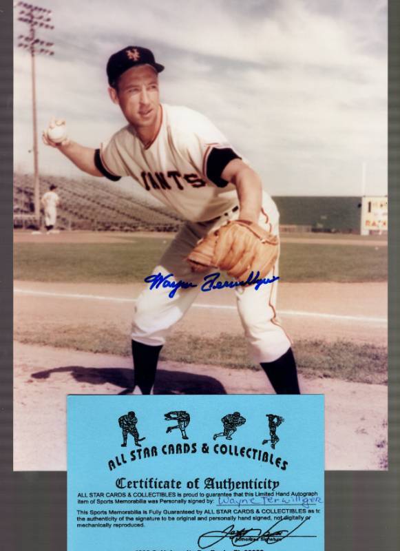 lot 1243 image: Wayne Terwilliger Autographed 8x10 Photo New York Giants w COA