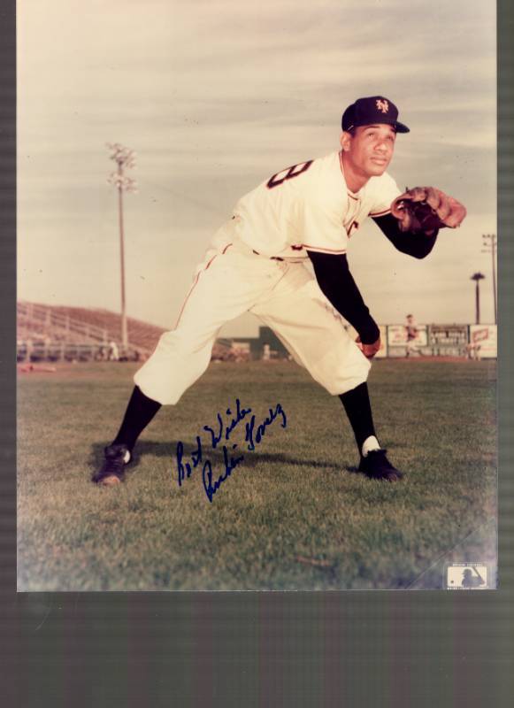 lot 1250 image: Ruben Gomez Autographed 8x10 Photo New York Giants w COA