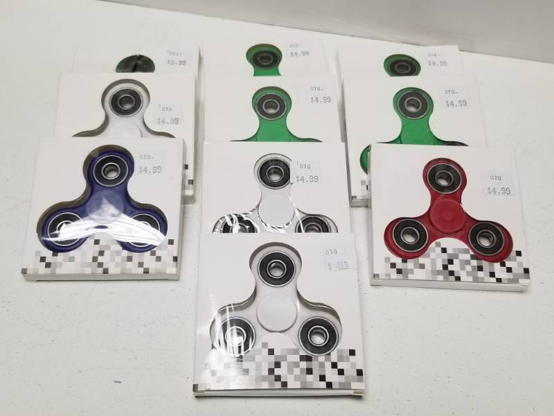 lot 1385 image: Fidget Spinners Lot of 10 Total Hand Spinners New in Box