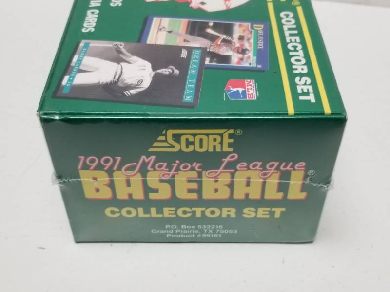 lot 1341 image: 1991 Score Baseball Complete 900 Card Factory Sealed Set w Dream Team Cards