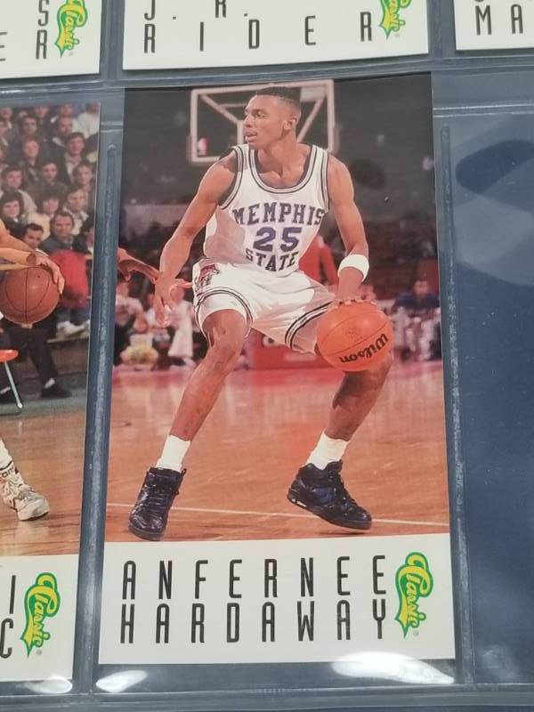lot 1338 image: 1993 Classic Futures 100 Card Complete Set w Limited Edition Chris Webber & Penny