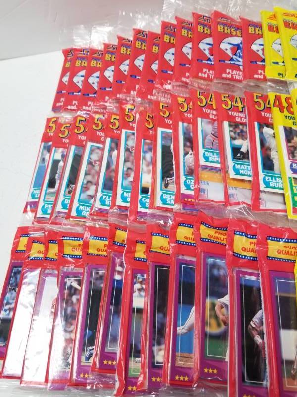 lot 1332 image: 1988 & 1990 Score Baseball Rack Pack Lot of 15 Total Packs w George Brett Front