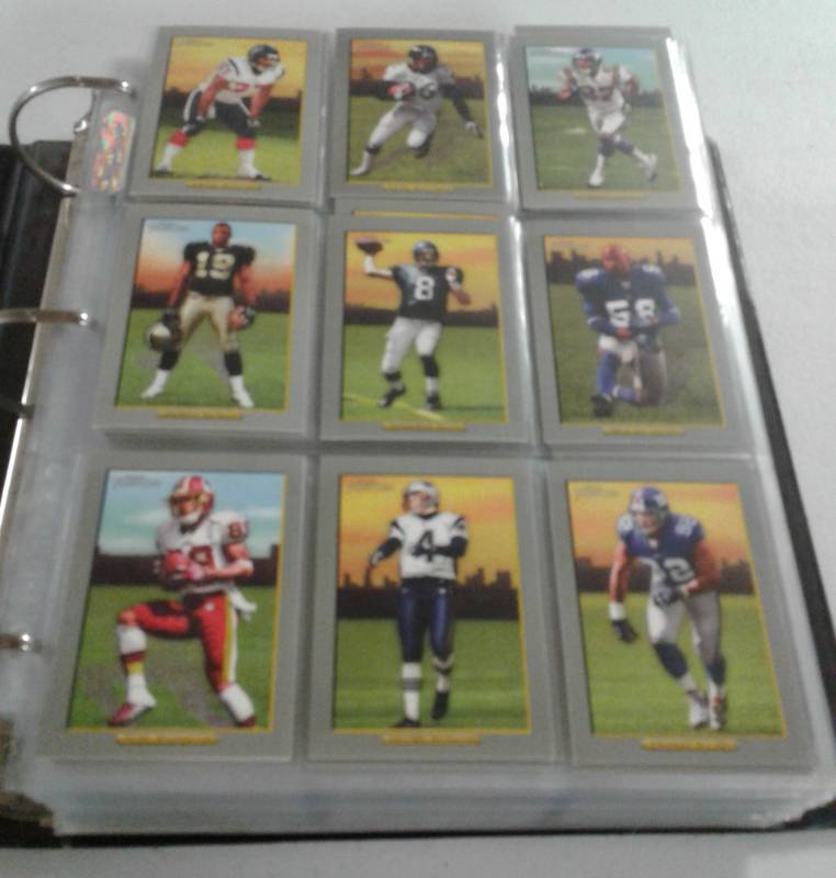 lot 1056 image: Huge Lot of 750 (approx) 2006 Topps Turkey Red Football Cards Including Short Prints & Variations
