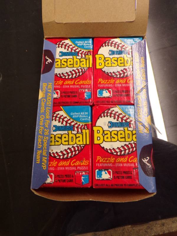 lot 6040 image: DONRUSS PUZZLE AND CARD WAXPACKS