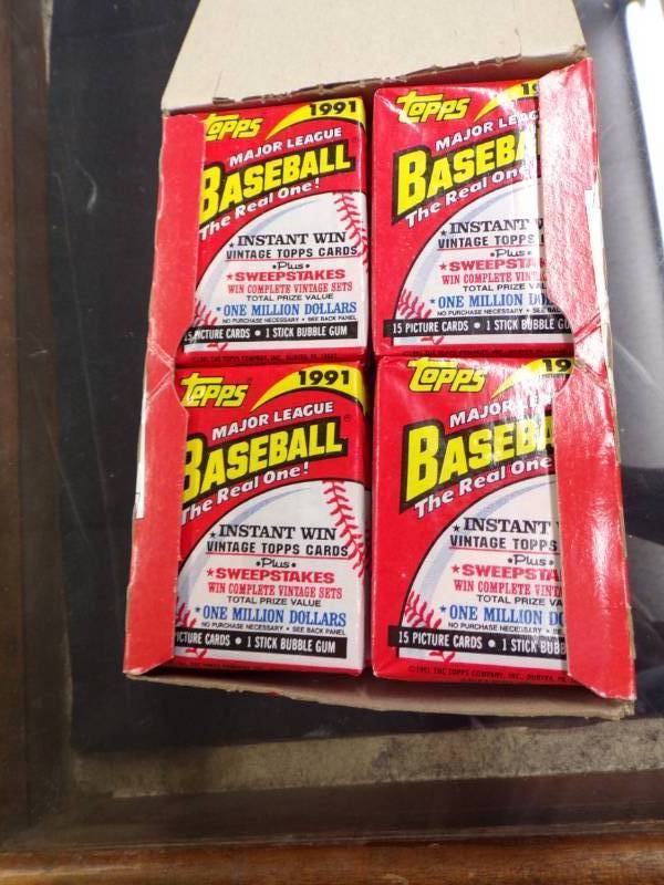lot 6043 image: TOPPS 40 YEARS OF BASEBALL BUBBLE GUM PACKS