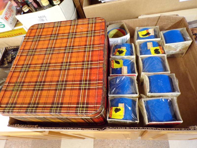 lot 6079 image: TAPE AND LUNCH BOX WTHERMOS