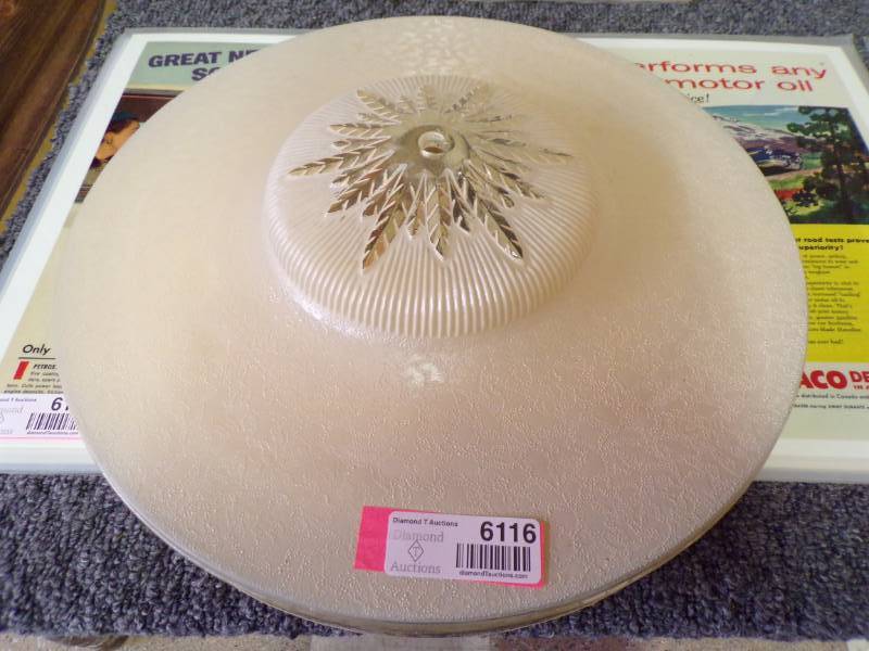 lot 6116 image: VINTAGE LIGHT GLOBE