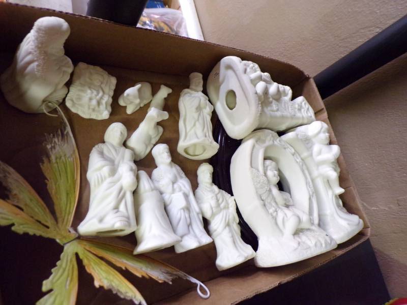 lot 6117 image: NATIVITY FIGURES