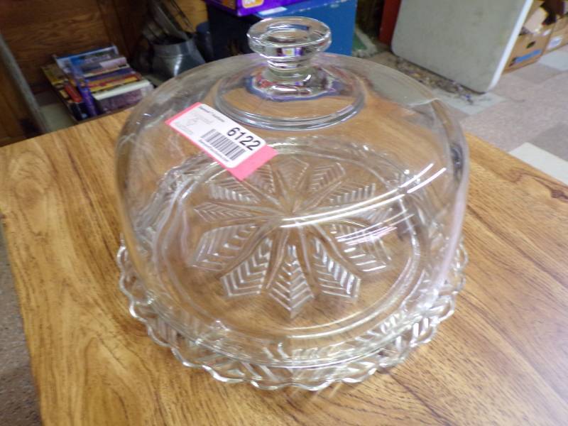 lot 6122 image: CAKE PLATE WCOVER