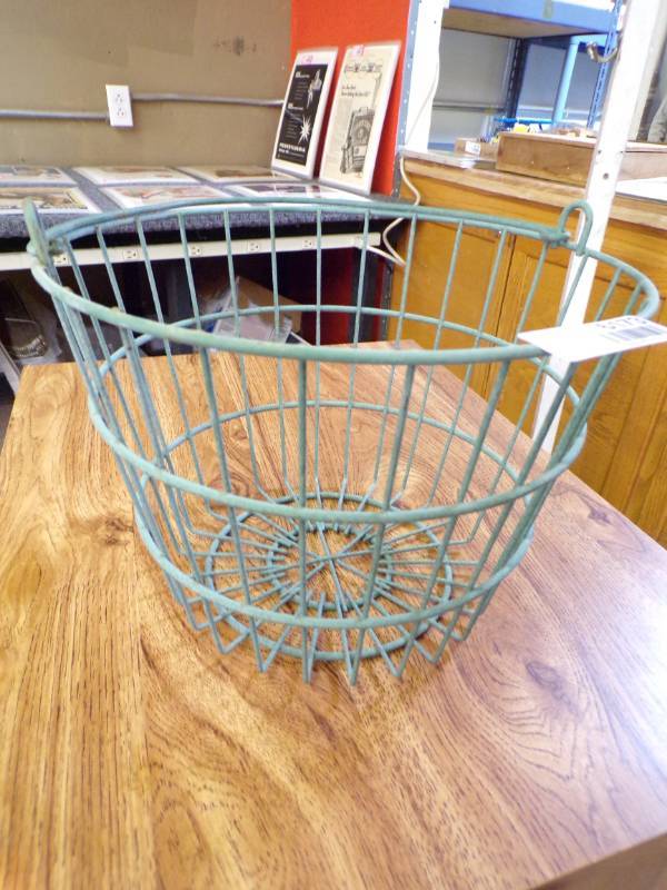 lot 6173 image: EGG BASKET