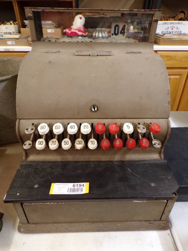 lot 6194 image: OLD CASH REGISTER - MISSING SOME BUTTONS