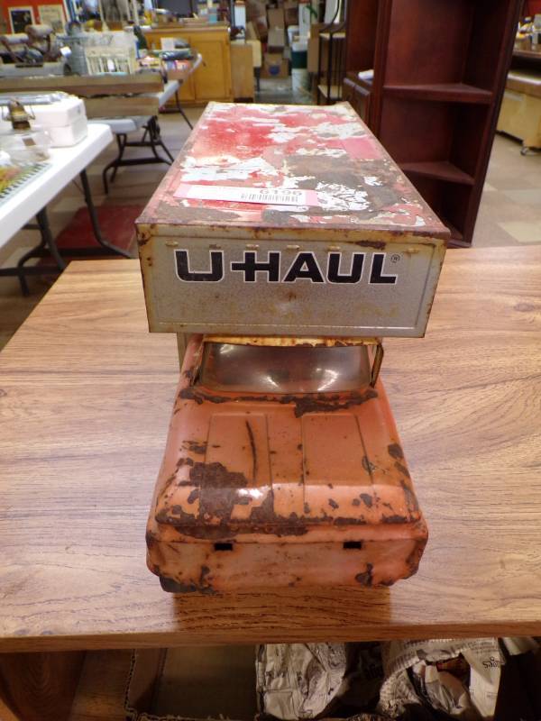 lot 6196 image: NYLINT UHAUL TRUCK