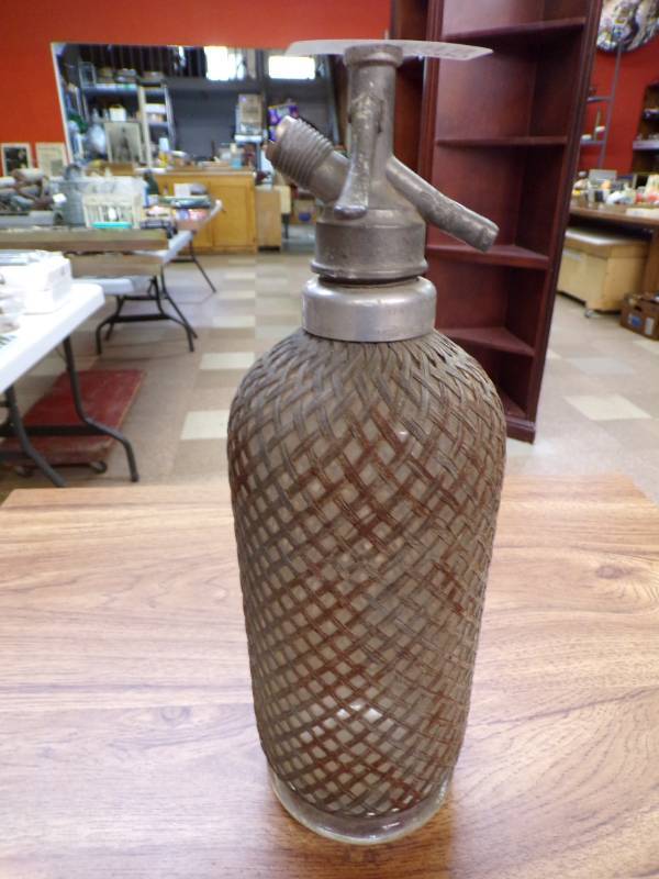 lot 6200 image: OLD SELTZER BOTTLE