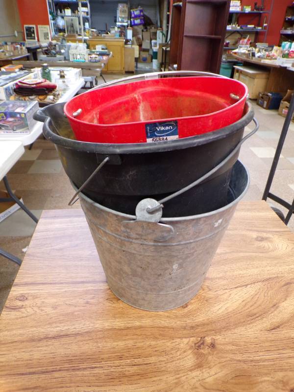 lot 6207 image: 3 BUCKETS