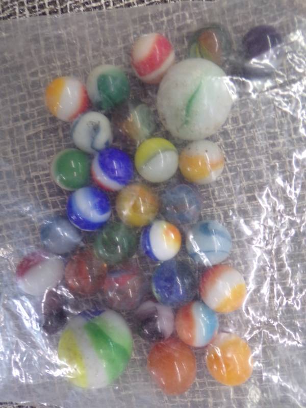 lot 6219 image: VINTAGE MARBLES