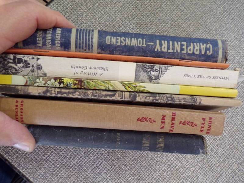 lot 6220 image: BOOKS
