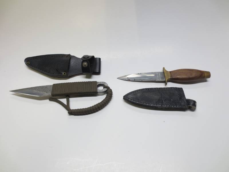 lot 1094 image: Lot of 2 Stainless Steel Knives