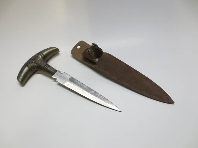 lot 1097 image: Decorative Stainless Steel Knife