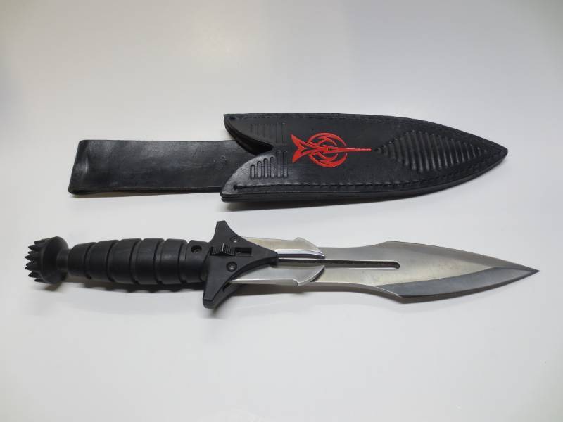 lot 1119 image: Decorative Stainless Steel KnifeDagger