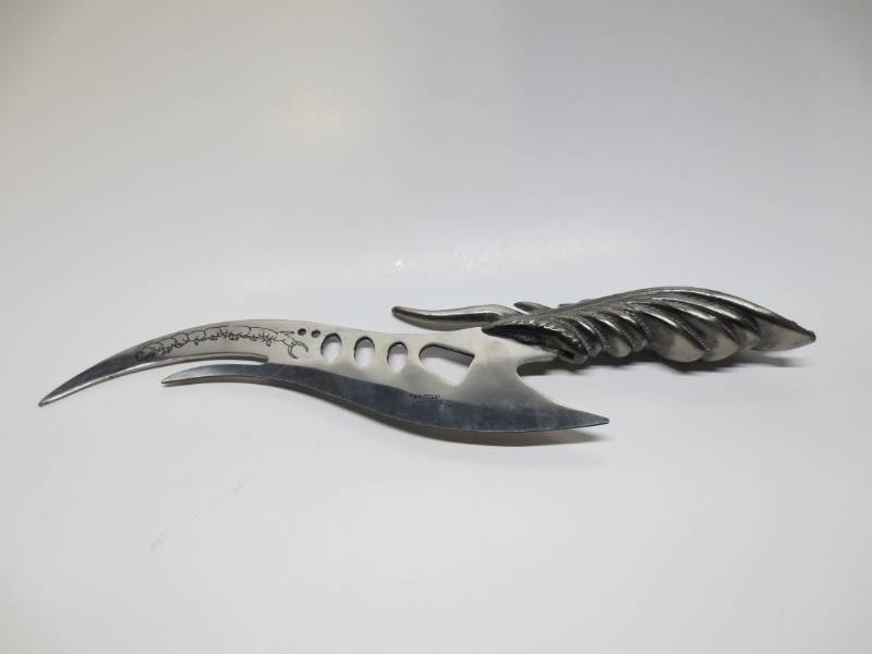 lot 1121 image: Decorative Stainless Steel KnifeDagger