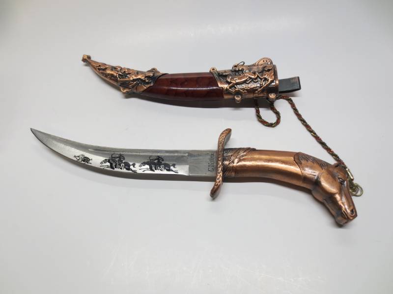 lot 1122 image: Decorative Stainless Steel KnifeDagger