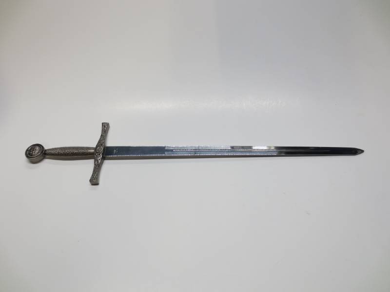 lot 1130 image: Excalibur miniature replica sword