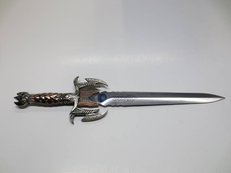 lot 1131 image: Decorative Stainless Steel KnifeDagger
