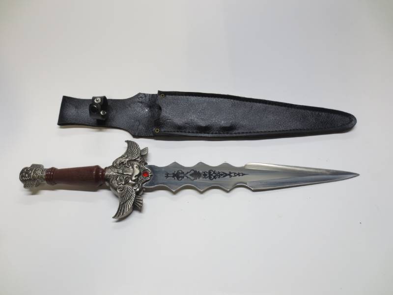 lot 1134 image: Decorative Stainless Steel KnifeDagger