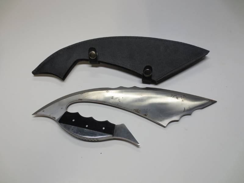 lot 1141 image: Decorative Stainless Steel KnifeDagger