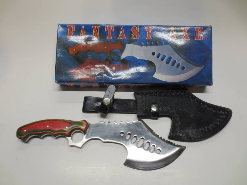 lot 1168 image: Fantasy Axe
