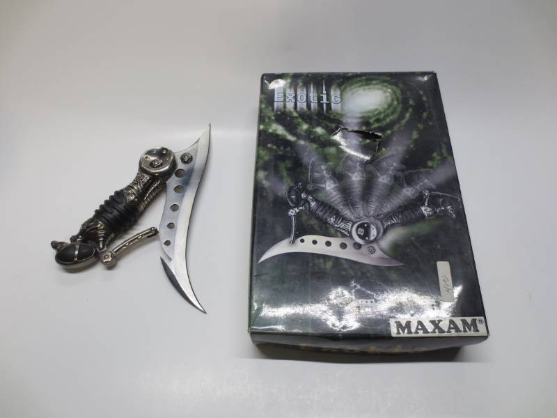 lot 1177 image: Decorative Stainless Steel KnifeDagger
