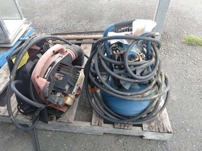 lot 1730 image: Homelite Leaf Blower And Pancake Air Compressor