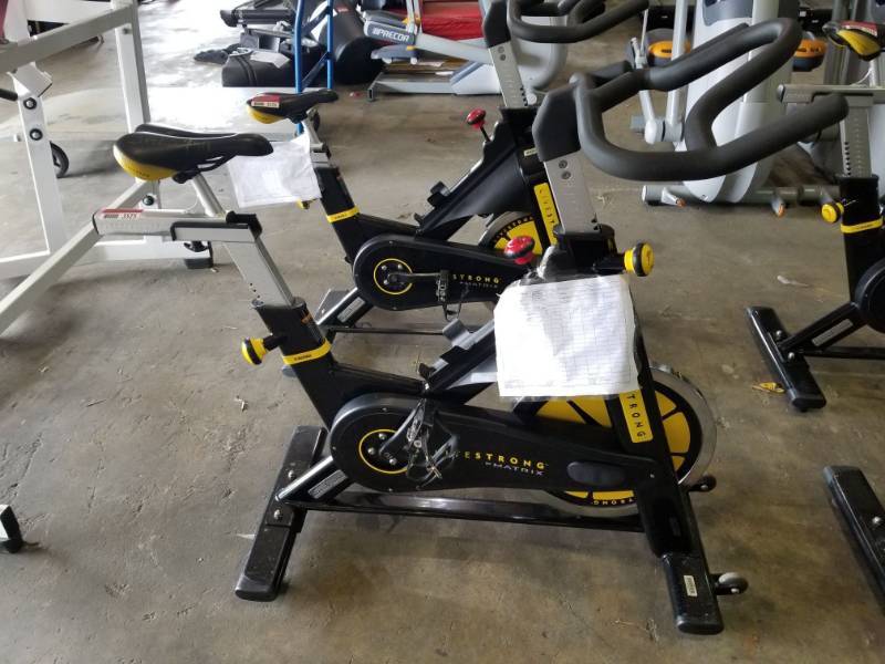 lot 3529 image: LiveStrong Indoor Cycling Bike