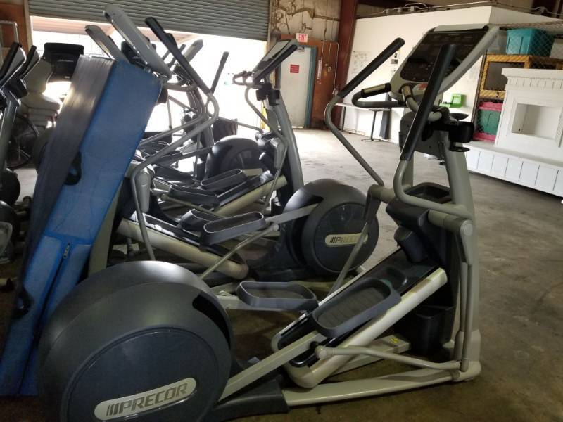 lot 3538 image: Precor EFX 835 Elliptical