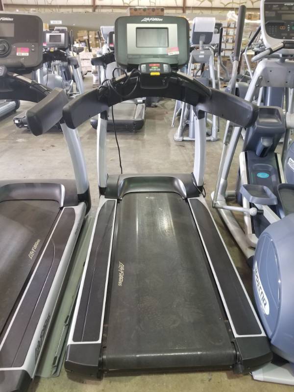 lot 3555 image: Life Fitness Flex Deck Treadmill T95