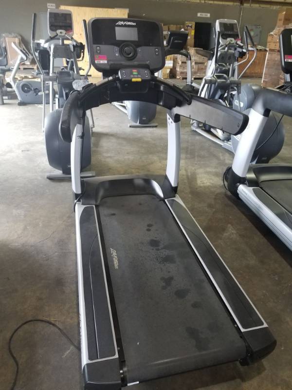 lot 3565 image: Life Fitness Flex Deck Treadmill T95