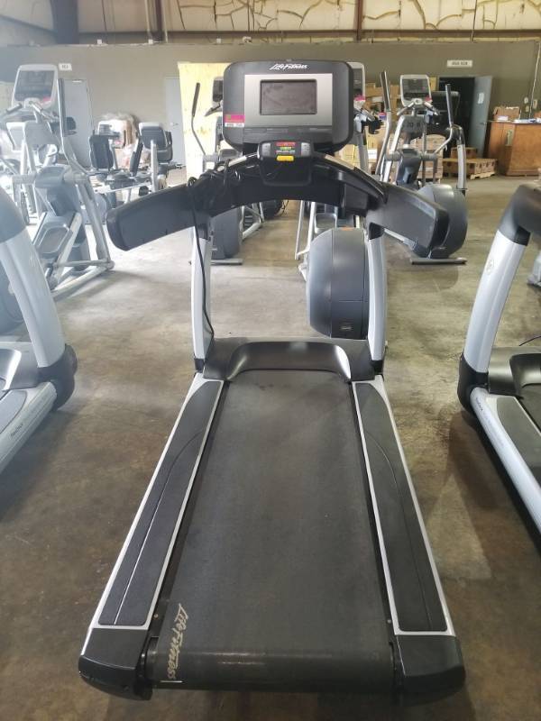 lot 3569 image: Life Fitness Flex Deck Treadmill T95