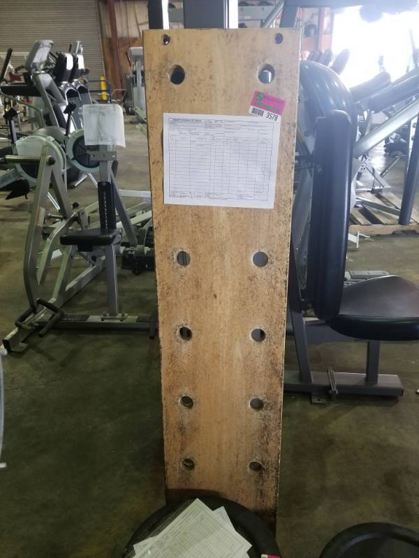 lot 3578 image: 4 Ft Peg Board