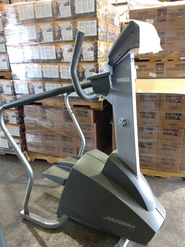 lot 3608 image: Life Fitness Isotrack Climbing System