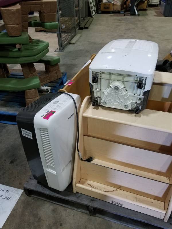 lot 4166 image: (2) Hisense Dehumidifiers