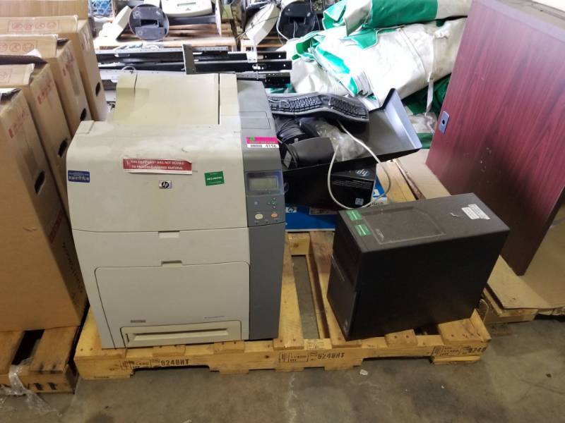lot 4196 image: HP Colot Laserjet 4700N, Dell Monitors and More